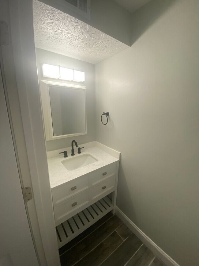 Building Photo - 3252 Summerhill Ln