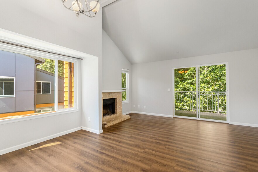 Primary Photo - 10834 NE 148th Ln