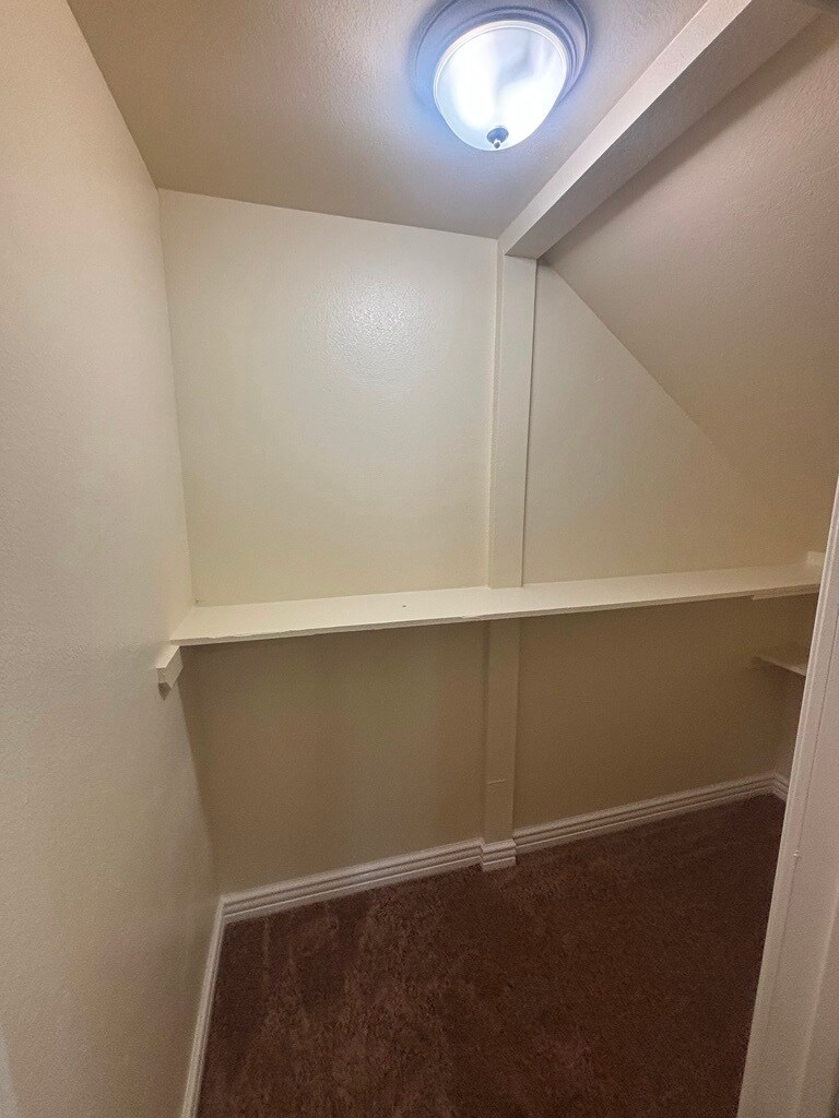 Building Photo - 326 E 101st St