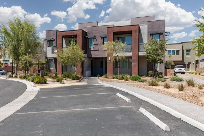 Building Photo - First floor unit in luxury gated Summerlin...