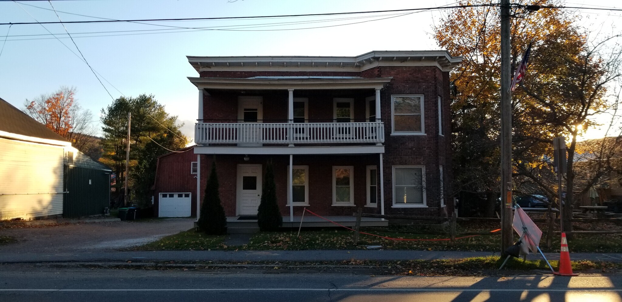 Building Photo - 24 E Main St