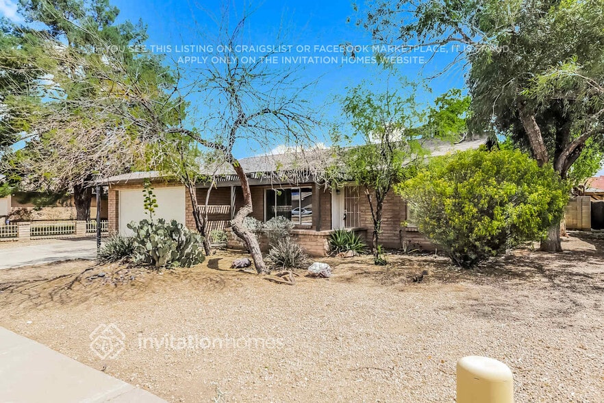 Building Photo - 11033 N 57th Dr