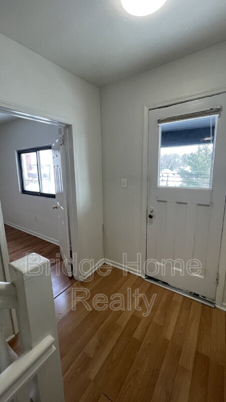 Building Photo - 319 N Balph Ave