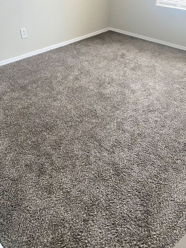 Building Photo - $2,350 3 Bedroom Gilbert 85296 Home For Le...