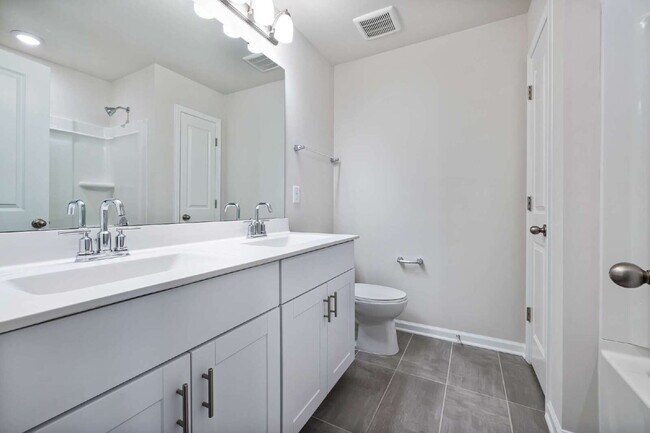 Building Photo - 4BR/2.5BA Home – 2,151 Sq Ft | Prime Location Between Downtown Durham & Brier Creek
