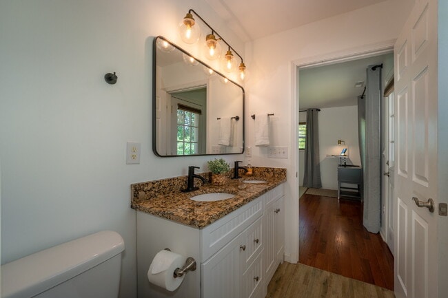 Building Photo - Mountain Lux Home - Centrally Located in Brevard! Furnished Mid- Term Rental Available from Novem...