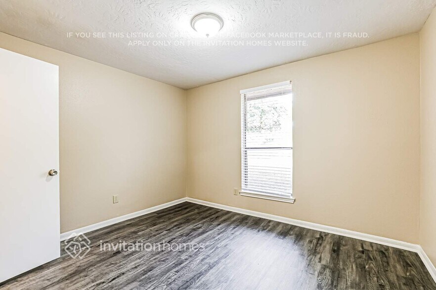 Building Photo - 17318 Shrub Oak Dr