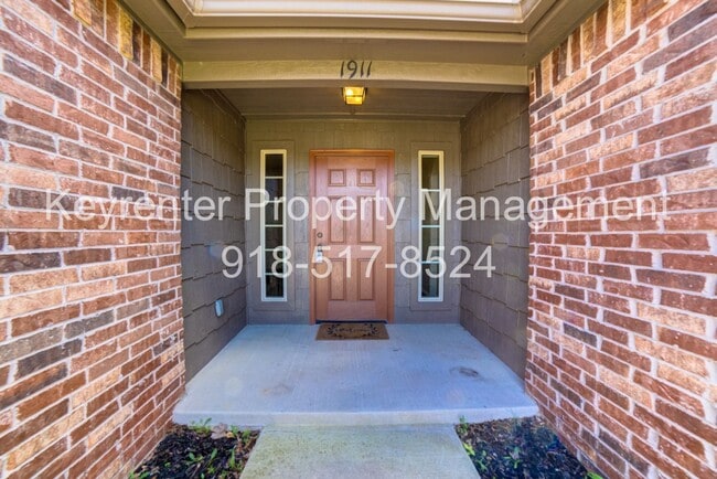 Building Photo - 3 Bed | Bath in Broken Arrow!