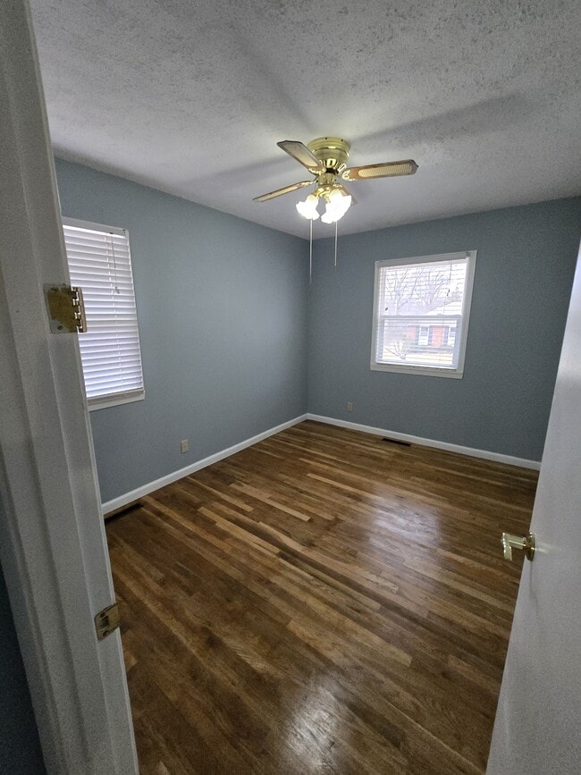 Building Photo - 7517 N Lydia Ave