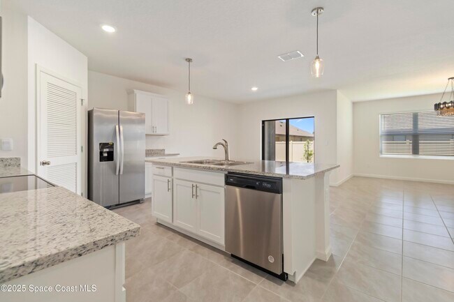 Building Photo - 7144 Topaz Dr