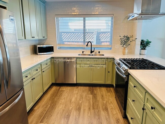 Building Photo - 3095 Anderson Ave