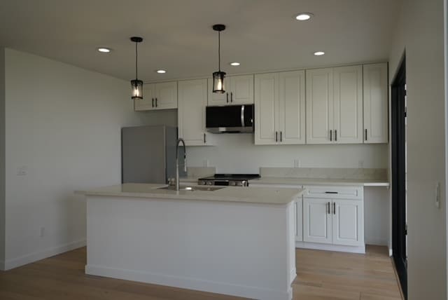 Building Photo - 10 Nieto Ave