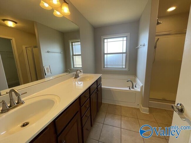 Building Photo - 711 River Landing Blvd SW