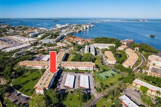 Building Photo - 2700 Bayshore Blvd