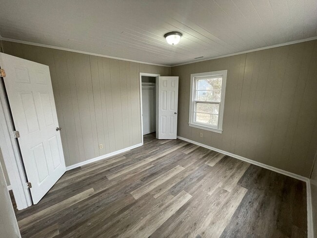 Building Photo - 1929 Black Creek Rd SE