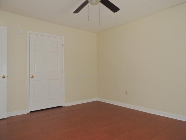 Building Photo - 2884 Blue Ridge Dr