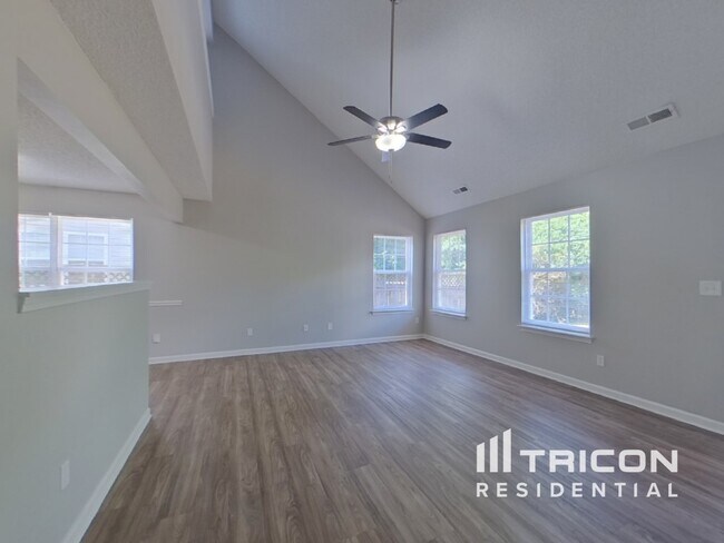 Building Photo - 4112 Everest Dr