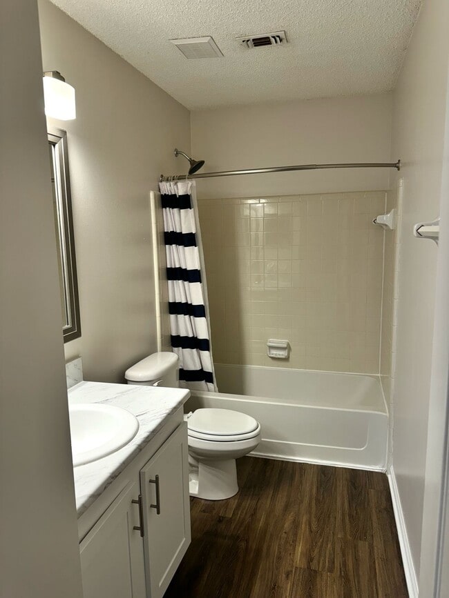Building Photo - 1278 Montecello Dr