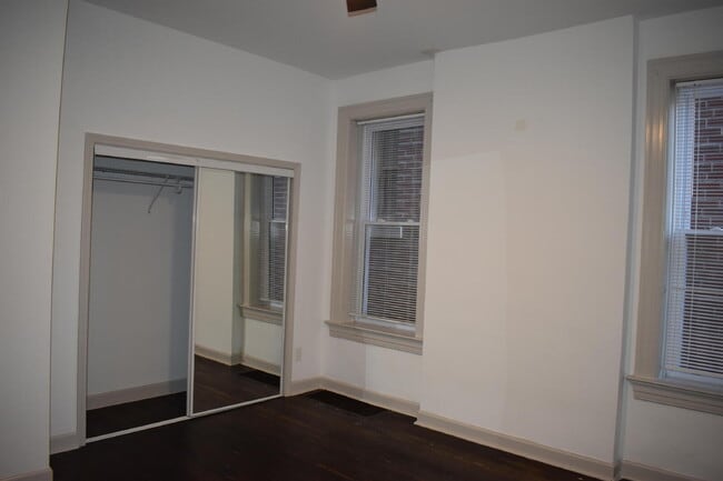 Building Photo - "Spacious Urban Living: Charming 2-Bedroom Retreat in St. Louis City - 1287 Sq Ft of Comfort!"  C...
