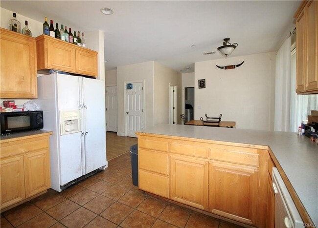 Building Photo - Super close to Poly- Approx. 1000 feet from Cal Poly Grand Avenue entrance-VERY CLOSE!!!