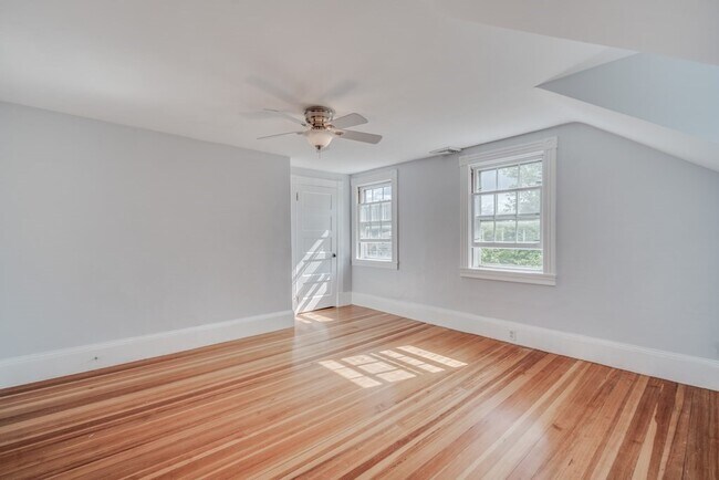 Building Photo - 1 Hickory Hill Dr