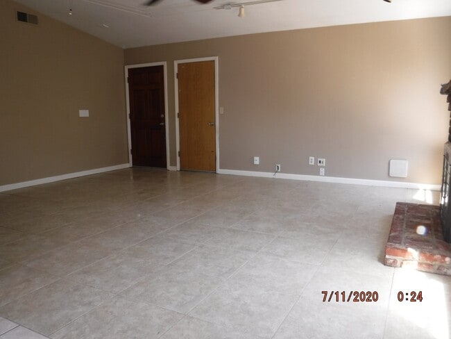Building Photo - 1706 Brookglen Dr
