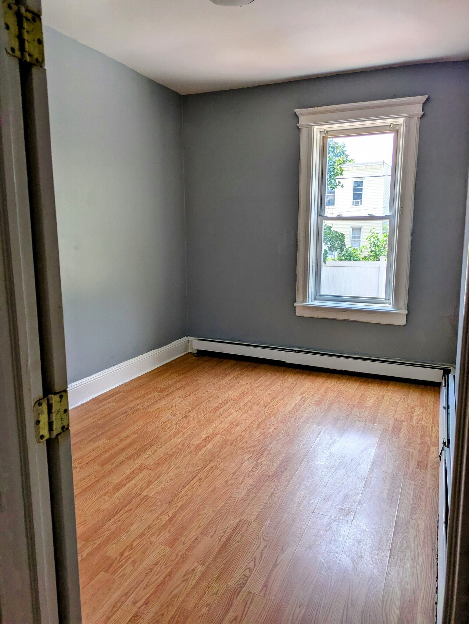 Building Photo - 231 Bayview Ave