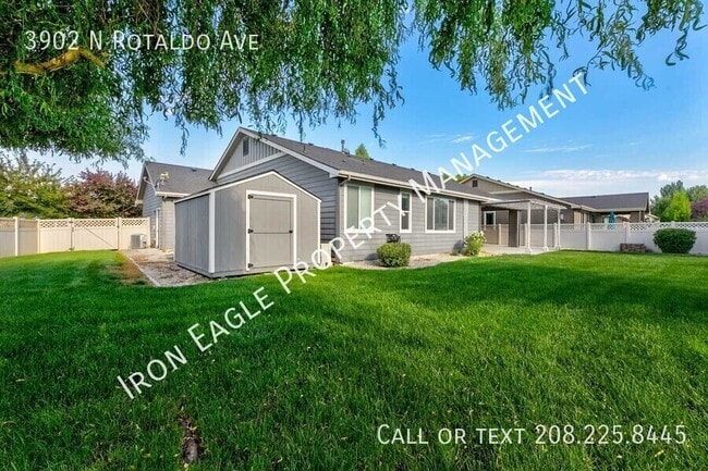 Building Photo - 3902 N Rotaldo Ave