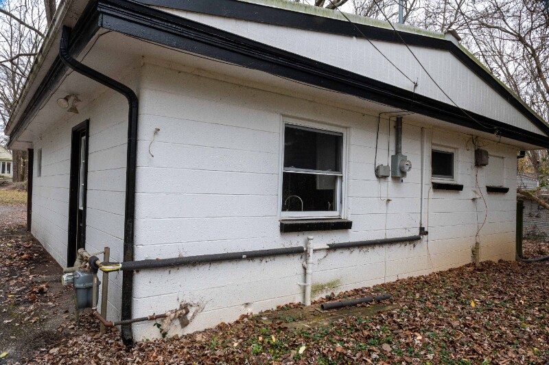 Building Photo - 1631 S Huntington Dr