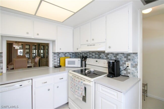 Building Photo - 239 Palm Dr