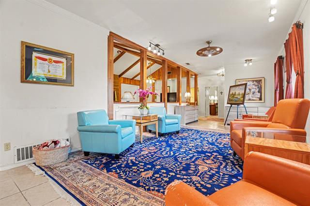 Building Photo - 14140 Hillcrest Rd