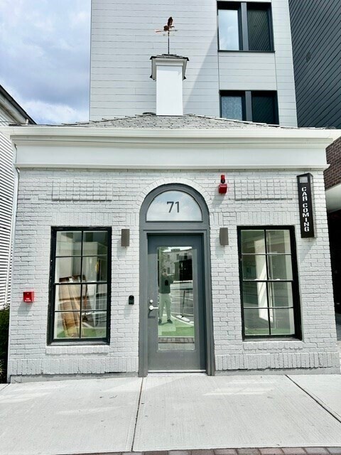 Building Photo - 71 Bow St