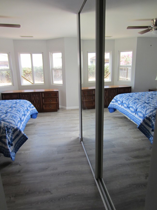 Building Photo - 4810 Loukelton Way