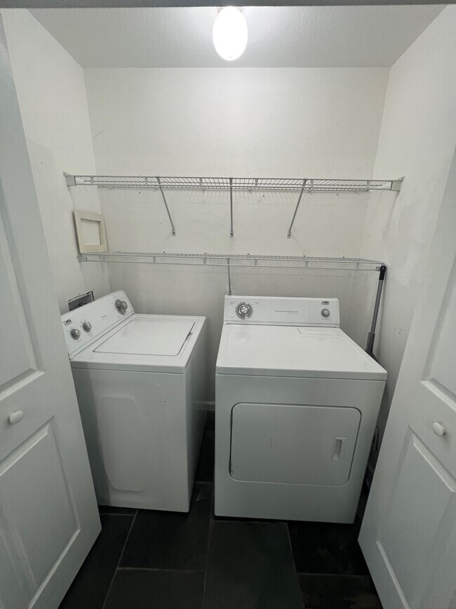 Building Photo - 13536 Embassy Park Ct