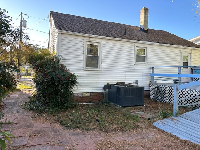 Building Photo - Great Ranch Home in Norfolk