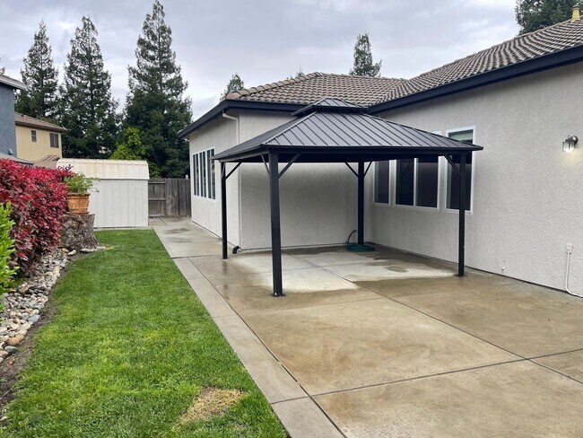 Building Photo - Immaculate 4br Pet Friendly Home in Morada