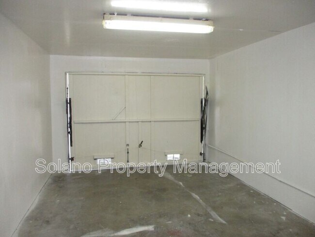 Building Photo - 1209 Vienna Ct