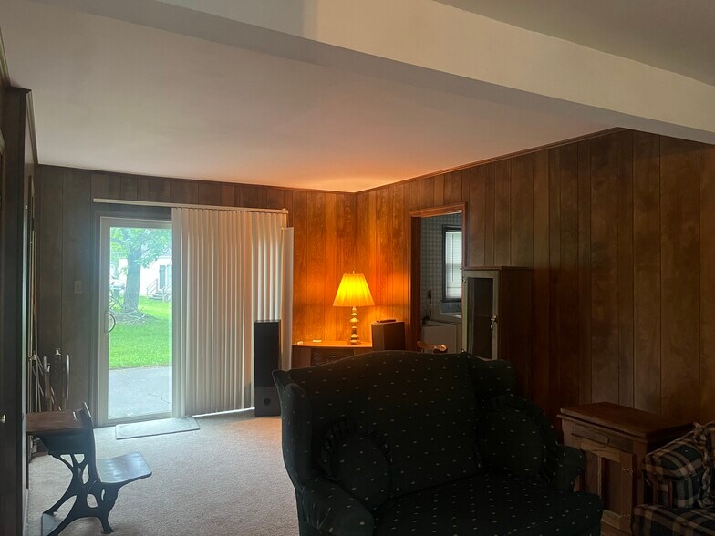 Building Photo - 2133 Dapple Dr
