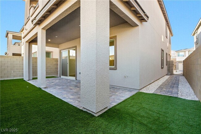 Building Photo - 1570 Rock Kestrel St