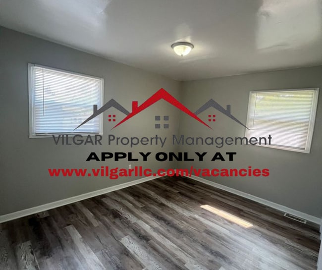 Building Photo - 4 Bed / 2 Bath home in Gary, IN!