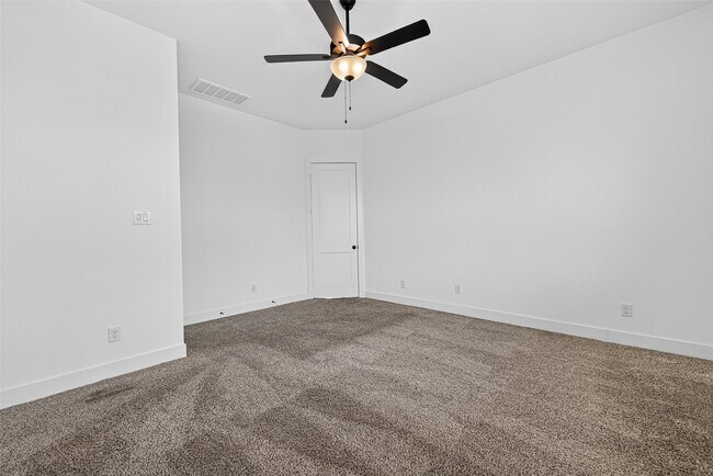 Building Photo - 10727 River Walk Dr