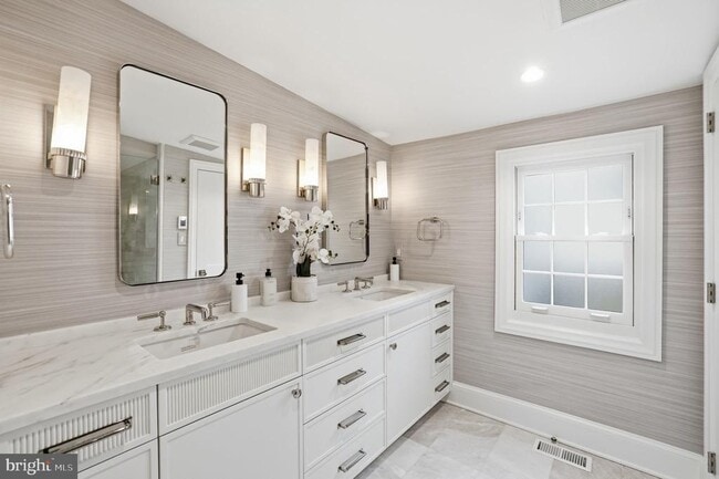 Building Photo - 3418 Reservoir Rd NW