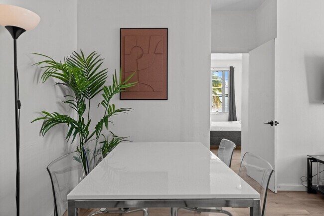 Building Photo - 750 Ocean Dr