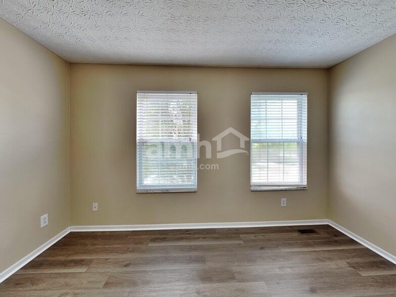 Building Photo - 712 Moreno Dr