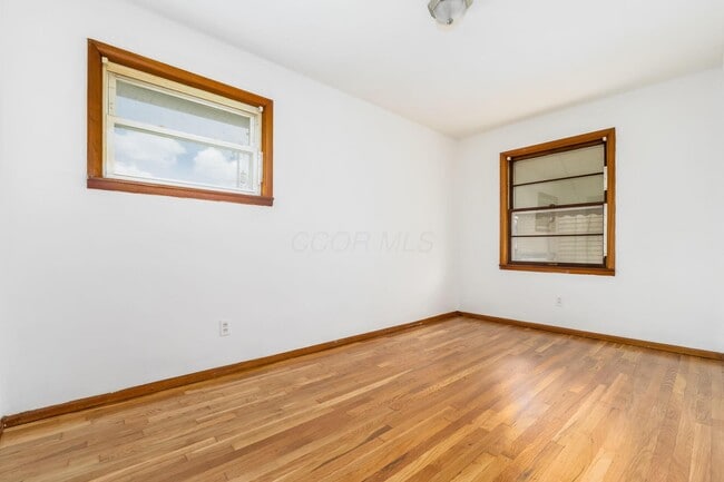 Building Photo - 672 E Mithoff St