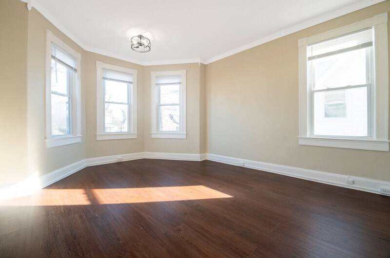 Living room - 5327 Wesley Ave