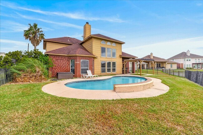 Building Photo - 7414 Lake Micala Dr