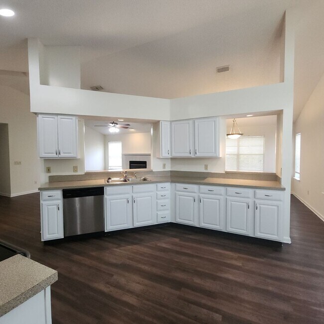 Building Photo - Chimeny Lake Home COMING SOON