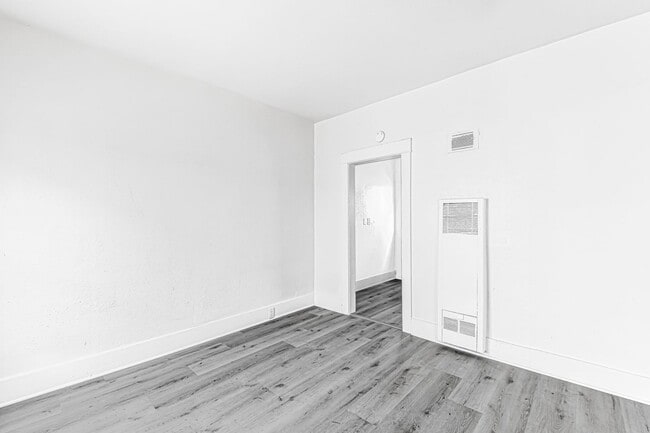 Interior Photo - 1045 E 4th Street
