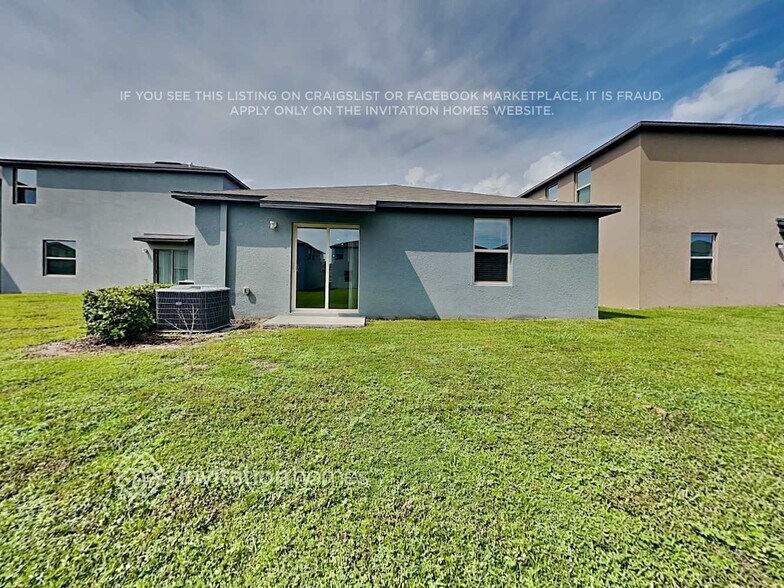 Building Photo - 2219 Jungle Dr